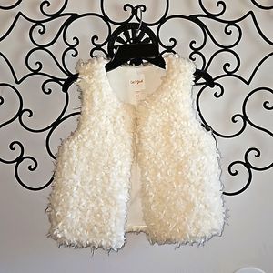 Cat & Jack Girls Furry Vest - L (10-12)